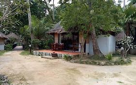 Thapwarin Resort - Green Hotel